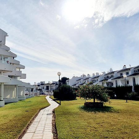 Cozy Apartment On The Beach Sitio de Calahonda Exterior foto